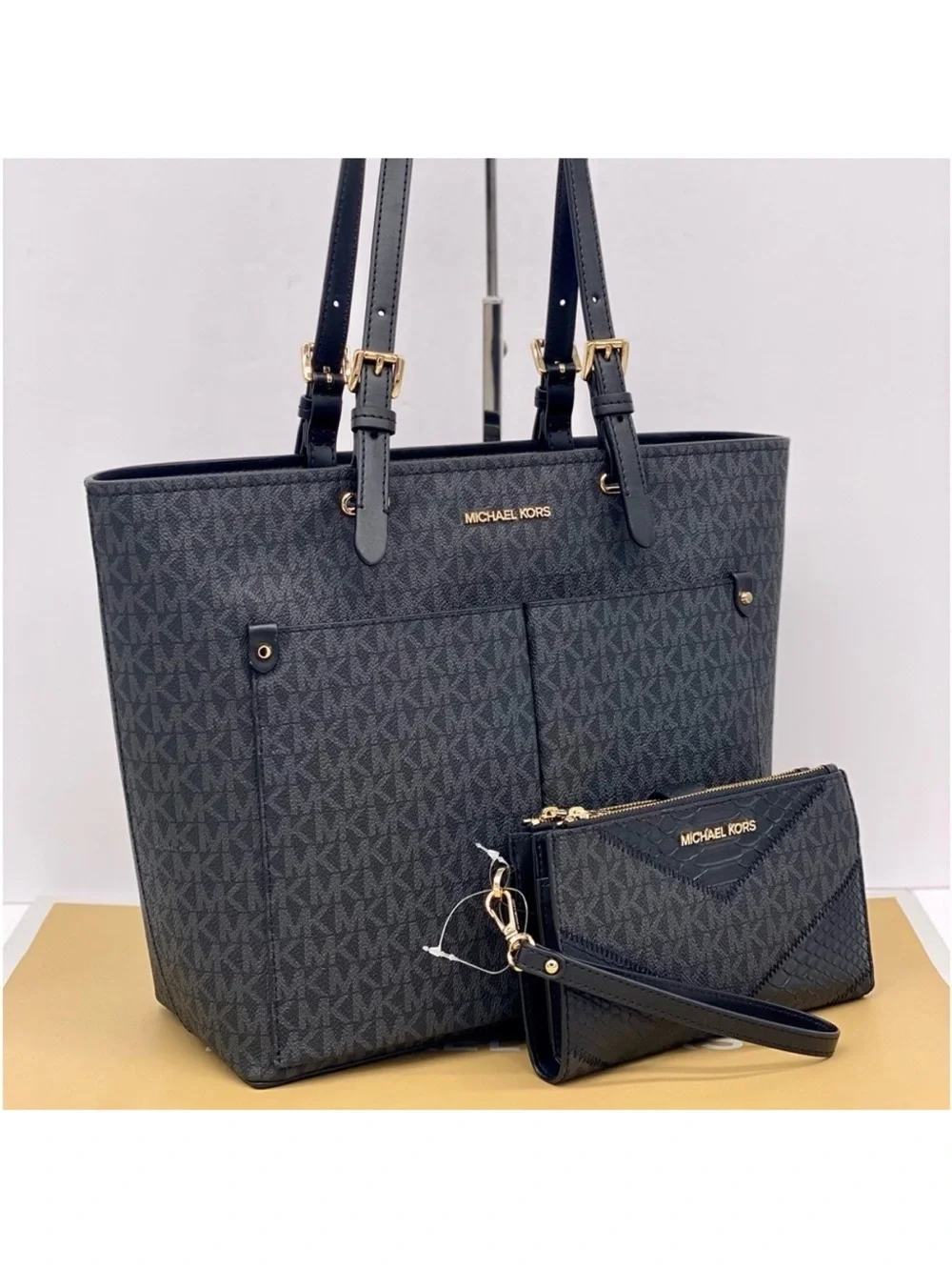 Michael Kors Jet Set Medium Pocket Shoulder Tote Bag And DoubleZip Wallet Set